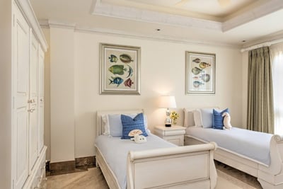 Luxury Villa Photo #24