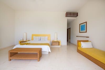 Luxury Villa Photo #47