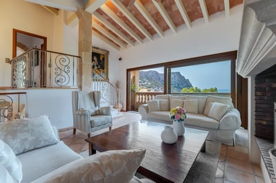 Luxury Villa Photo #10
