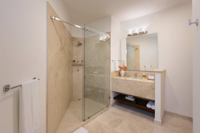Luxury Villa Photo #43