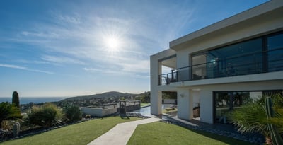 Luxury Villa Photo #3