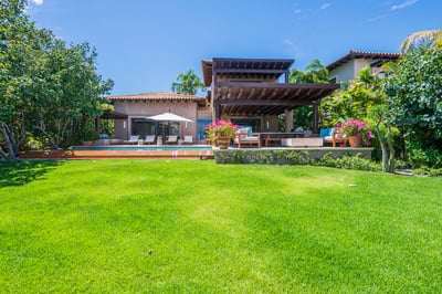 Luxury Villa Photo #9