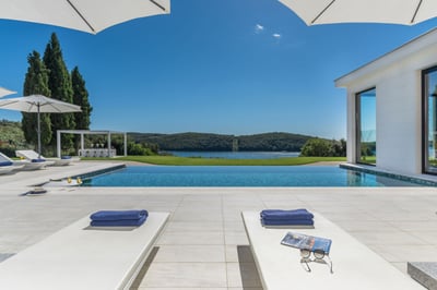Luxury Villa Photo #10