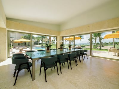 Large luxury villa with full staff and ocean views