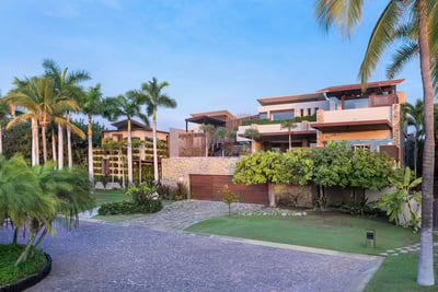 Luxury Villa Photo #58
