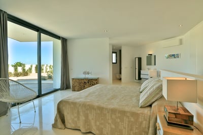 Luxury Villa Photo #39