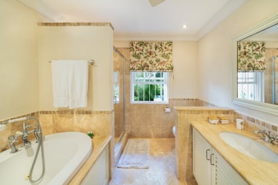 Luxury Villa Photo #42