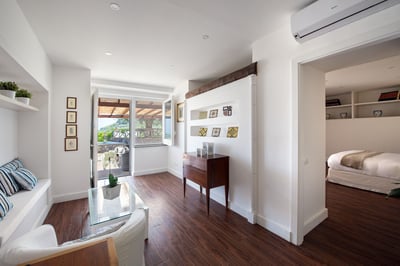 Luxury Villa Photo #32