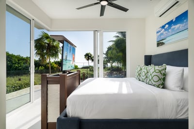 Luxury Villa Photo #24