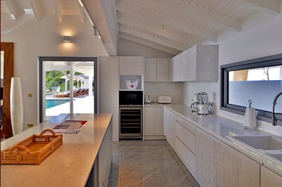 Luxury Villa Photo #23