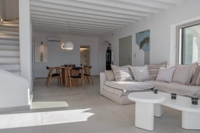 Luxury Villa Photo #18