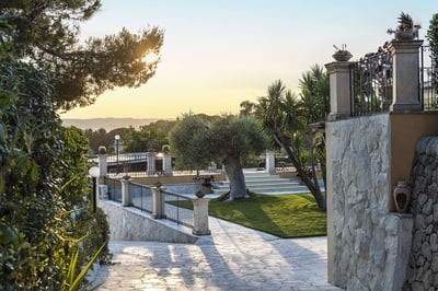 Luxury Villa Photo #10