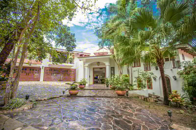 Luxury Villa Photo #15