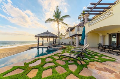 Luxury Villa Photo #3