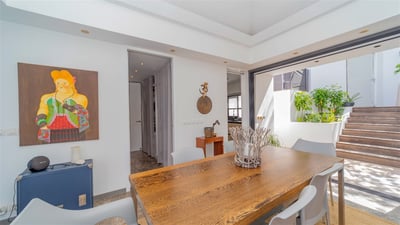 Kitchen & Dining Area