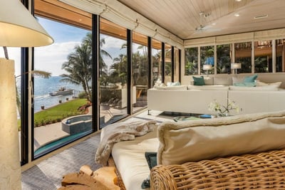 Luxury Villa Photo #14