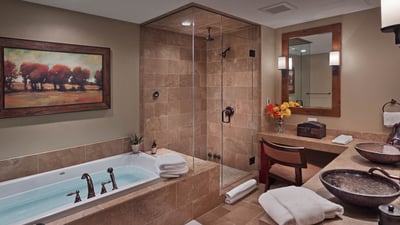 Primary king ensuite