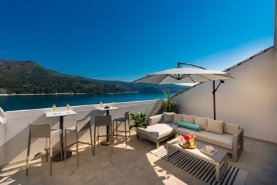 Luxury Villa Photo #17