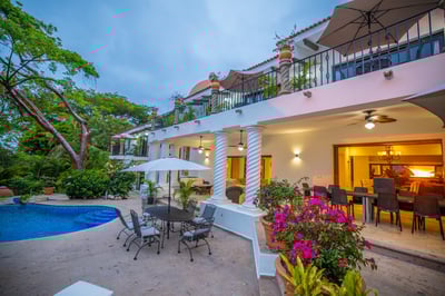 Luxury Villa Photo #4