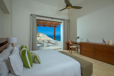 Luxury Villa Photo #28