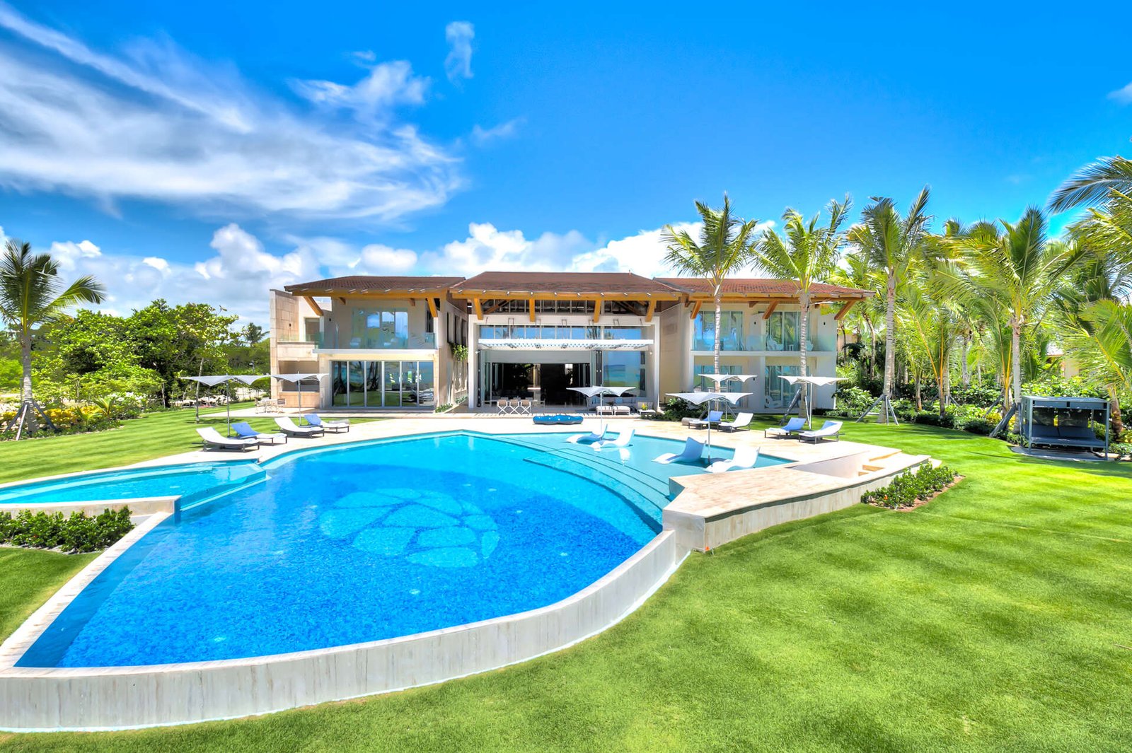 Arrecife 15 Tartaruga oceanfront villa in Punta Cana