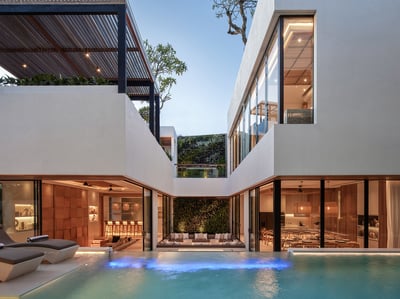 Luxury Villa Photo #3