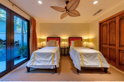Luxury Villa Photo #26