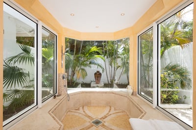 Luxury Villa Photo #25