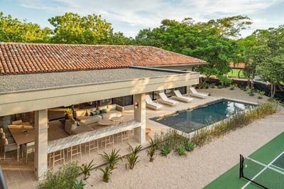 Luxury Villa Photo #4