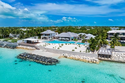 Luxury Villa Photo #3