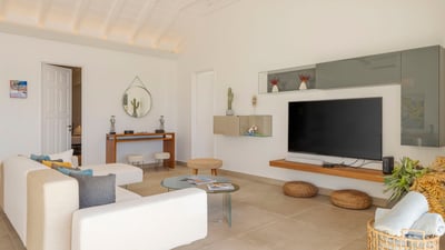 Luxury Villa Photo #24