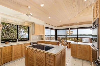 Luxury Villa Photo #9