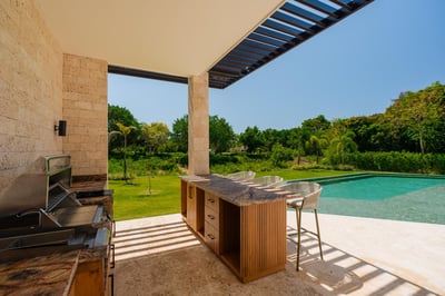 Luxury Villa Photo #6