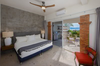 Luxury Villa Photo #37