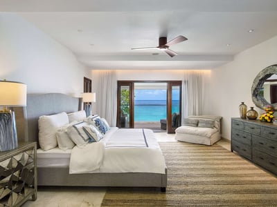 Luxury Villa Photo #4