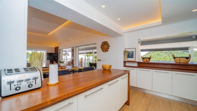 Luxury Villa Photo #19