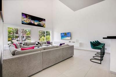 Luxury Villa Photo #35