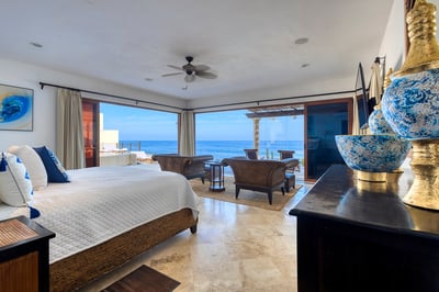 Luxury Villa Photo #26