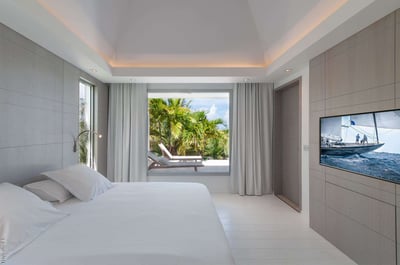 Luxury Villa Photo #16