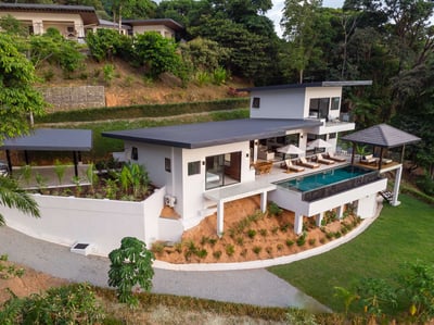 Luxury Villa Photo #3