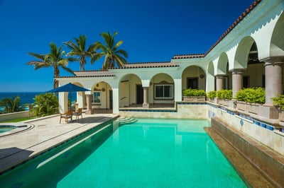 Luxury Villa Photo #35