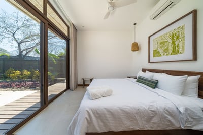 Luxury Villa Photo #25