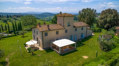 Luxury Villa Photo #3