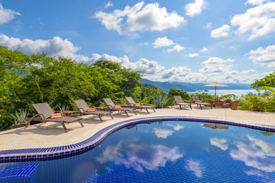 Luxury Villa Photo #9