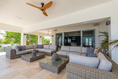 Luxury Villa Photo #39