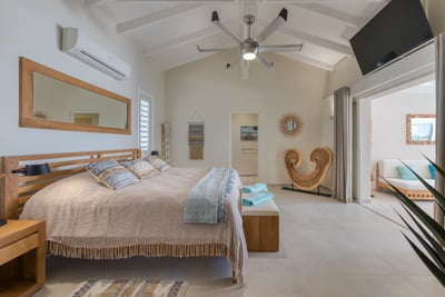 Luxury Villa Photo #25