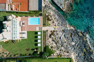 Luxury Villa Photo #3