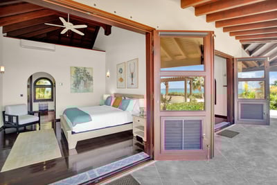 Luxury Villa Photo #42