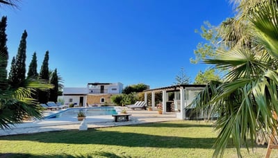 Luxury Villa Photo #2