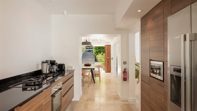 Dining Area & Kitchen